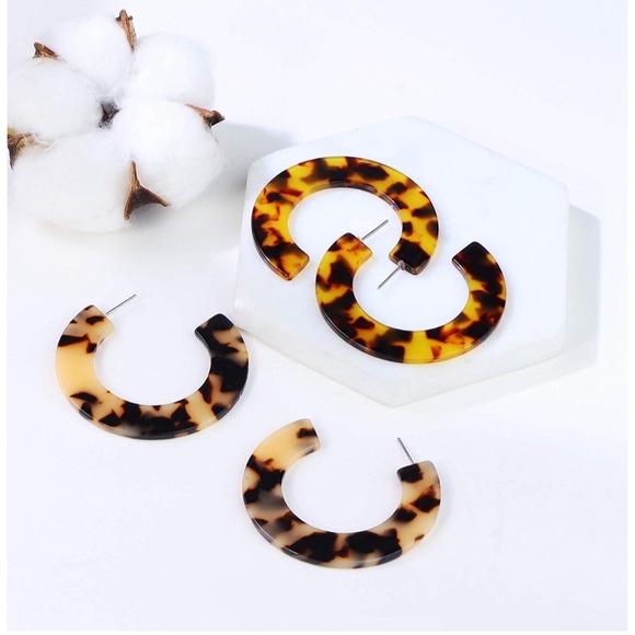 2/$20 BaubleBar Style Tortoise Hoop Earrings - Picture 2 of 4